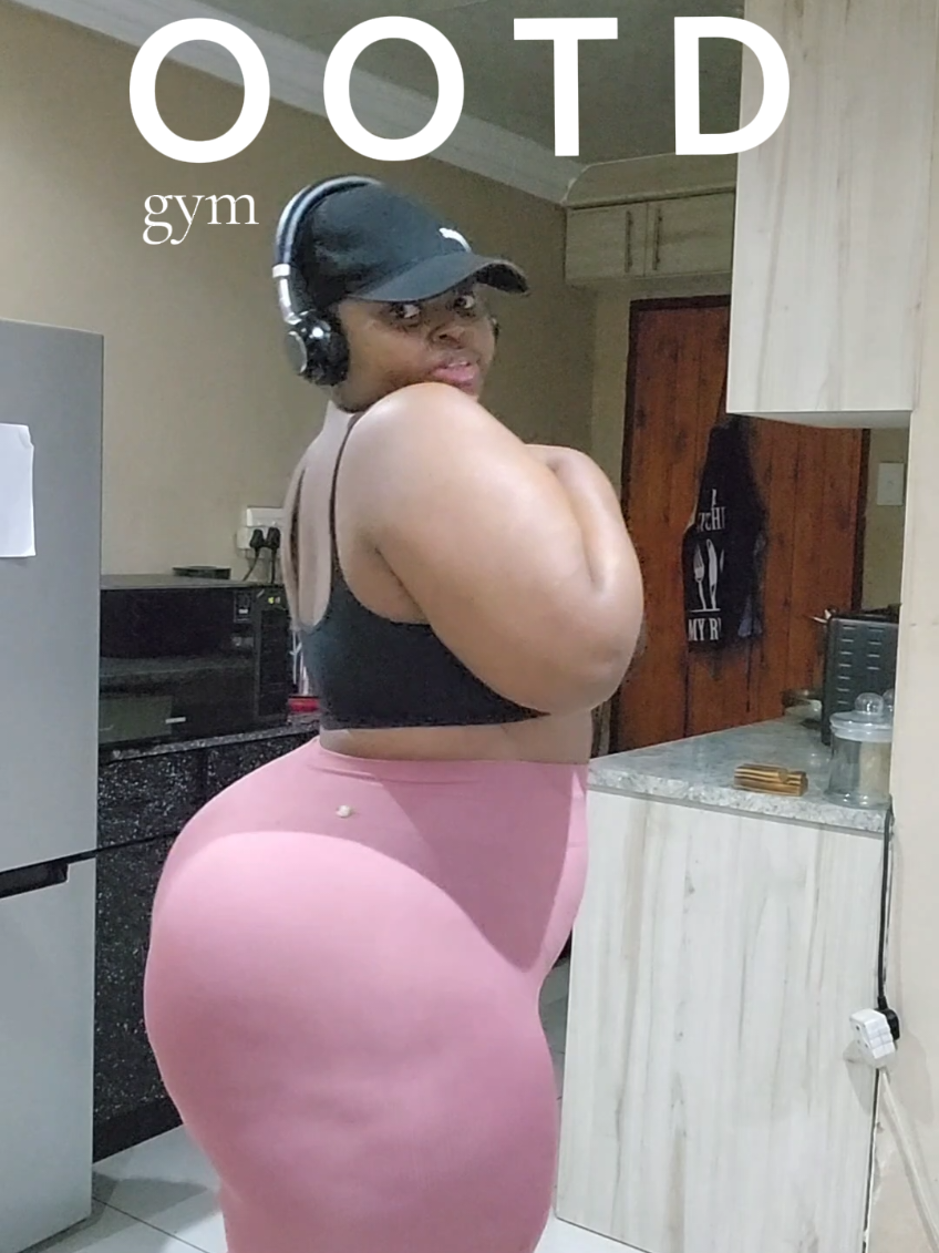 @Kat N |Plusize Fitness Babe💋