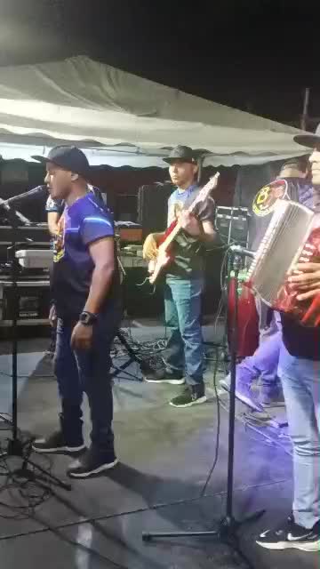 @Banda Bit&aacute;cora