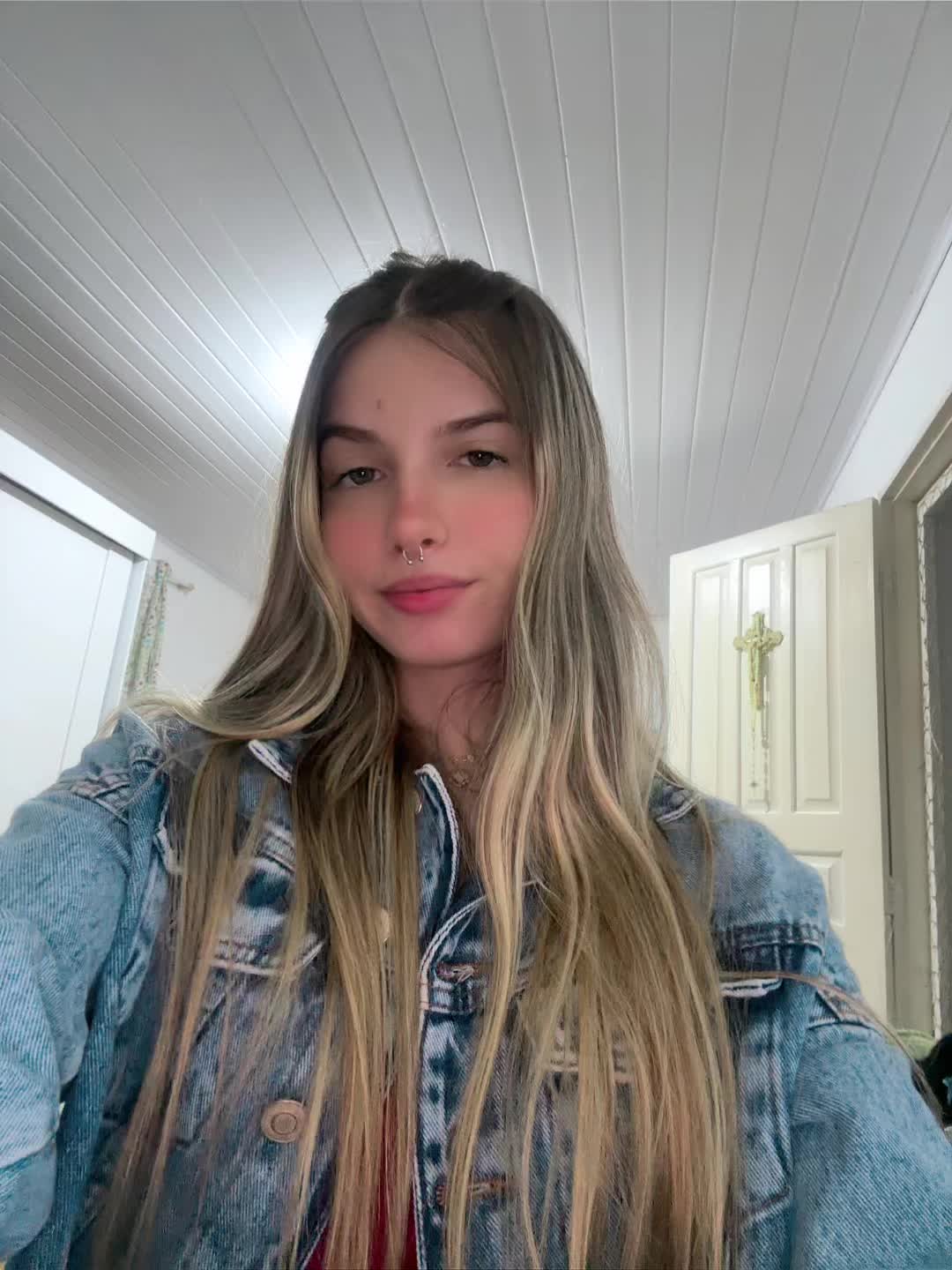 @Emillymazioli