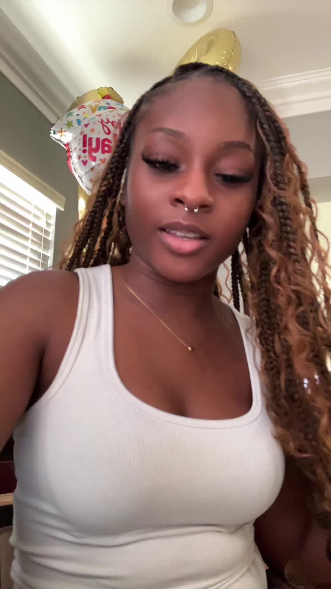 @vickyyy💋
