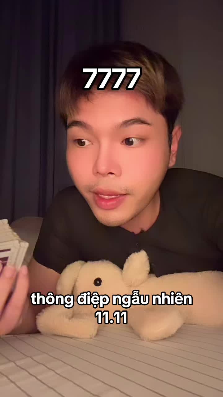 @Một chiếc &ocirc;m nhỏ ch&iacute;u