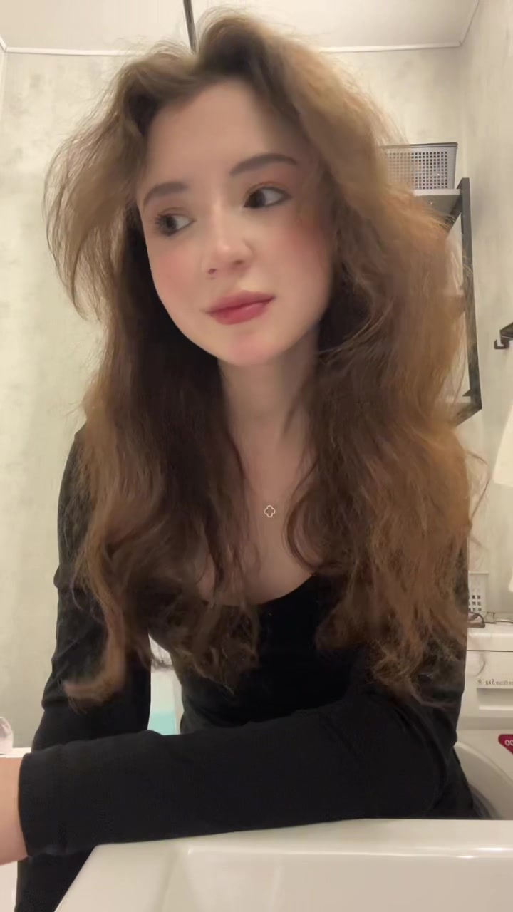 @curly