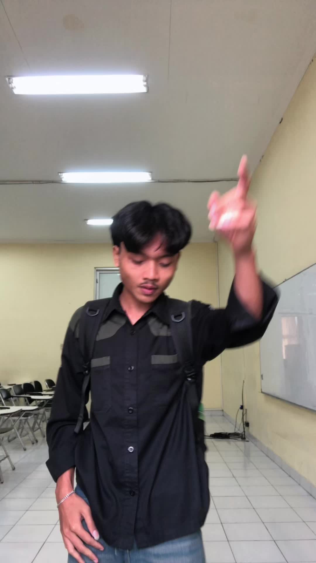 @Inisial F 👾