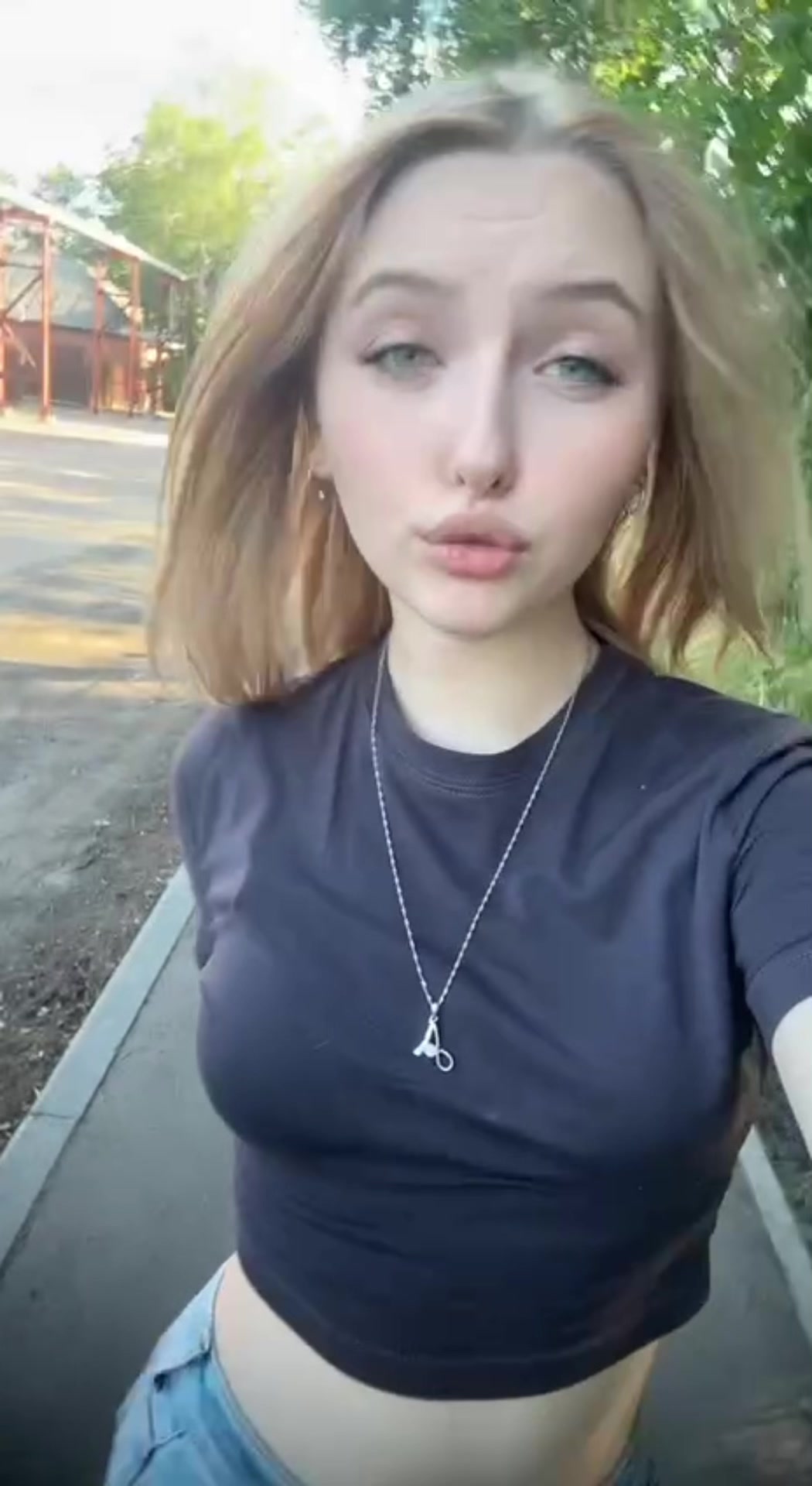 @...