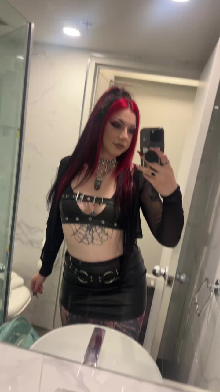 @Elle Venom