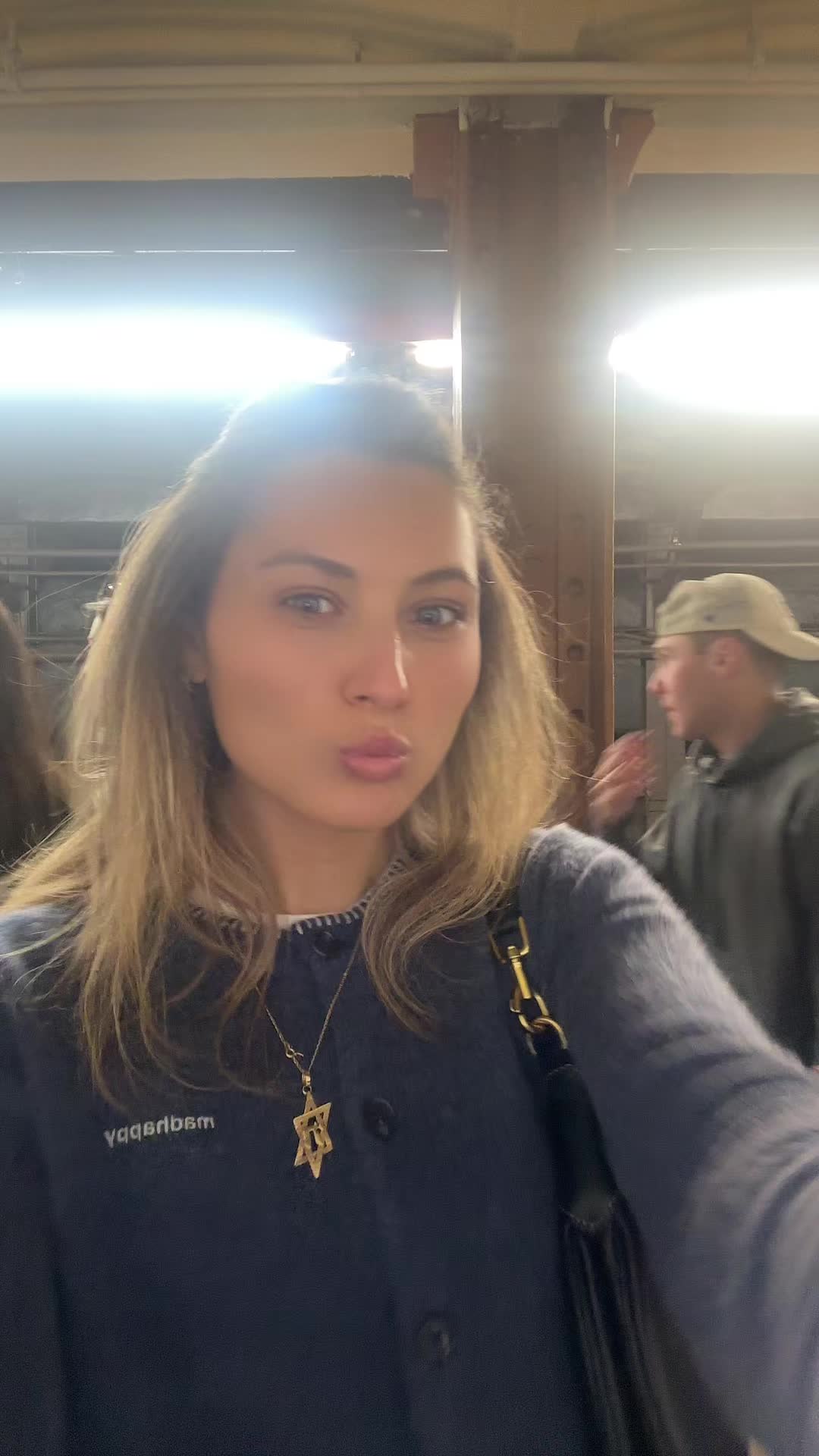 @sixgirlswithnojob