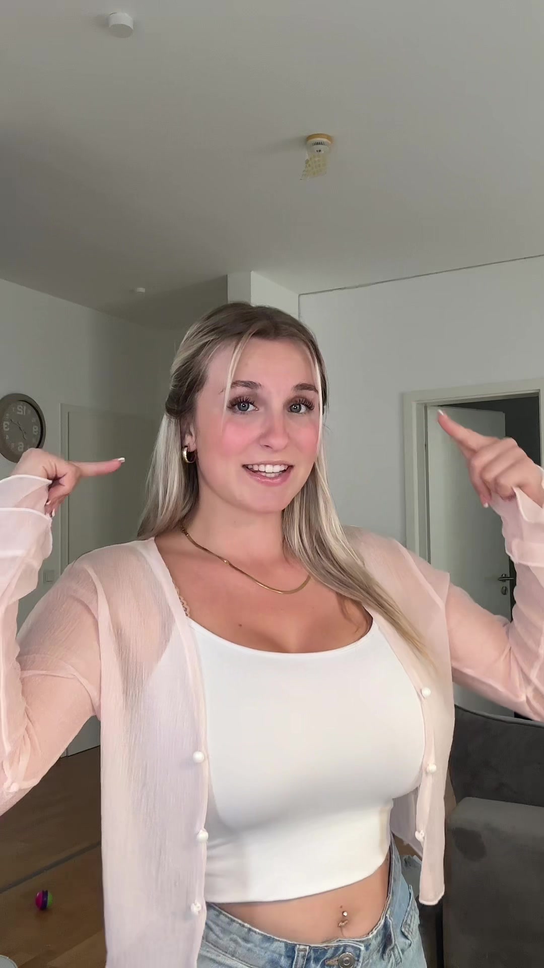@𝐸𝓂𝒾𝓁𝓎