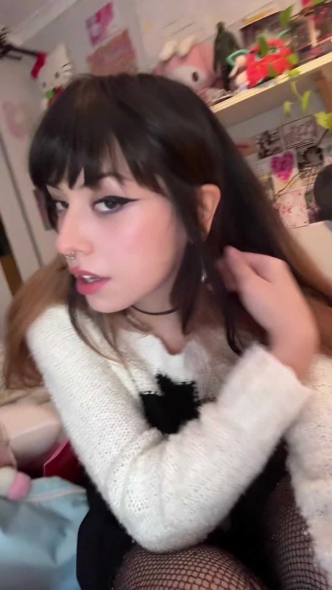 @<3