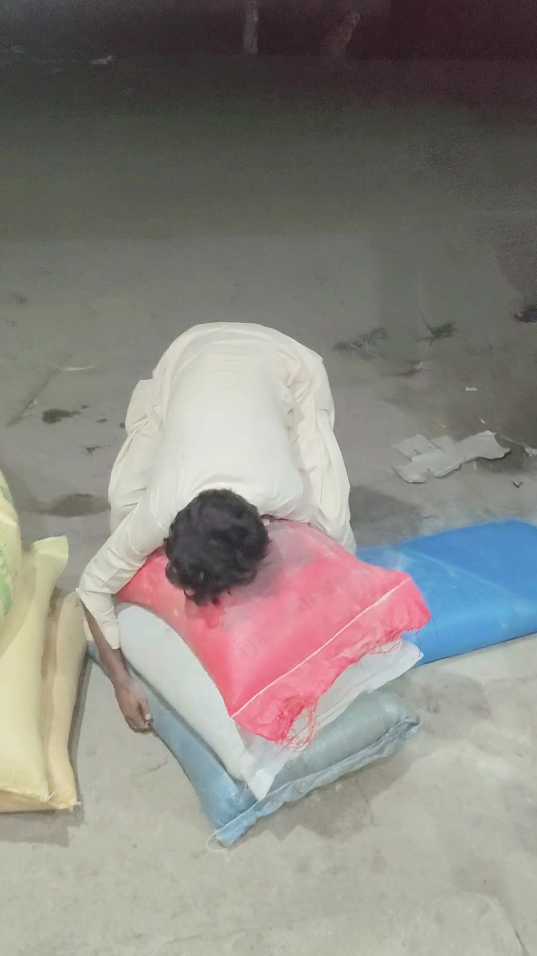 @ایاز مھندو