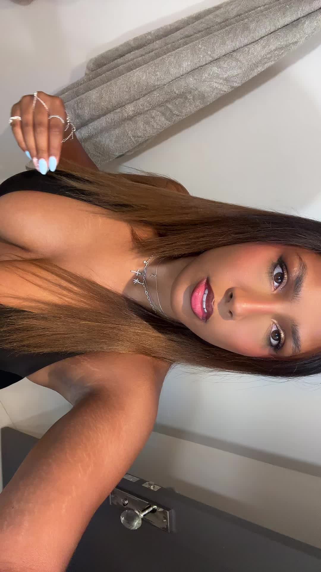 @tia bella