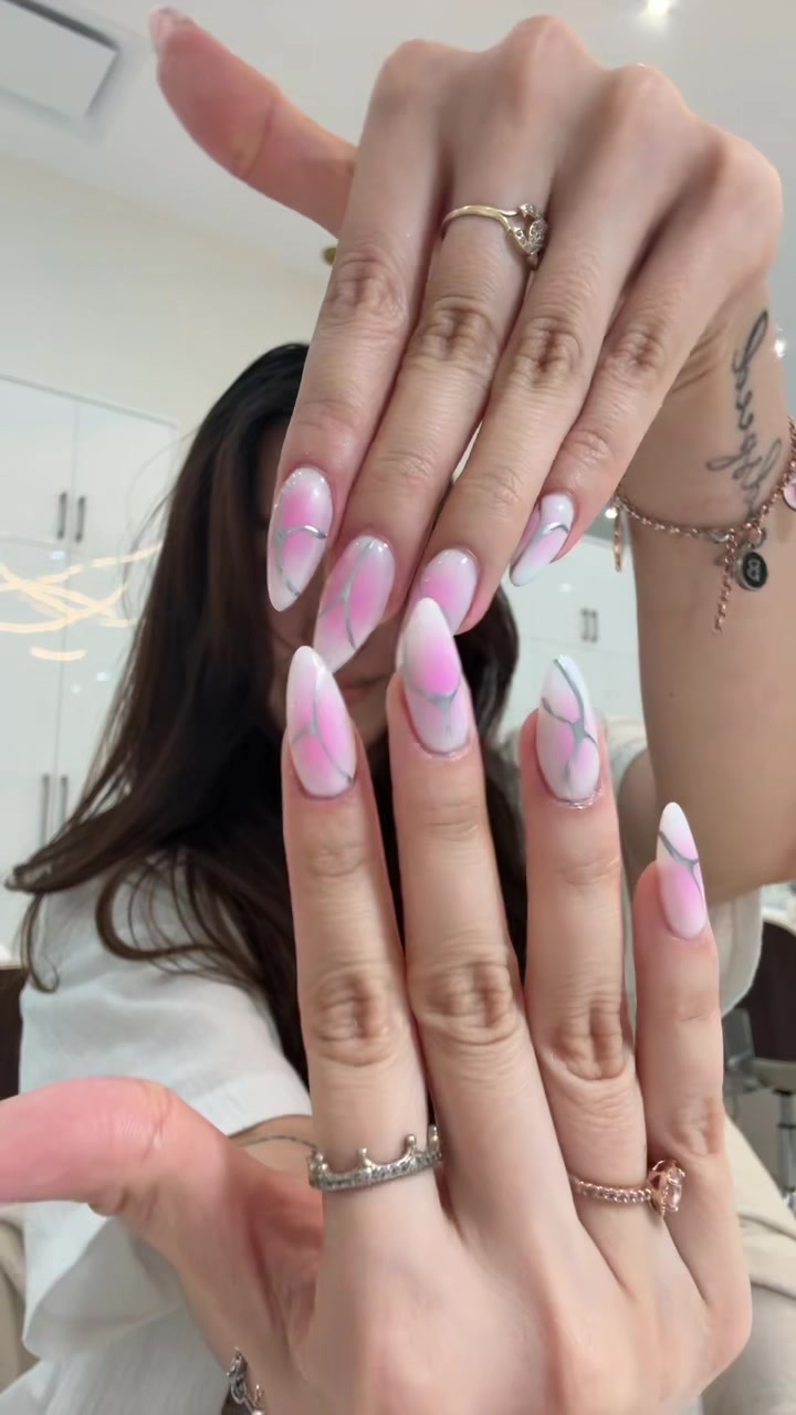 @velvet nails kw