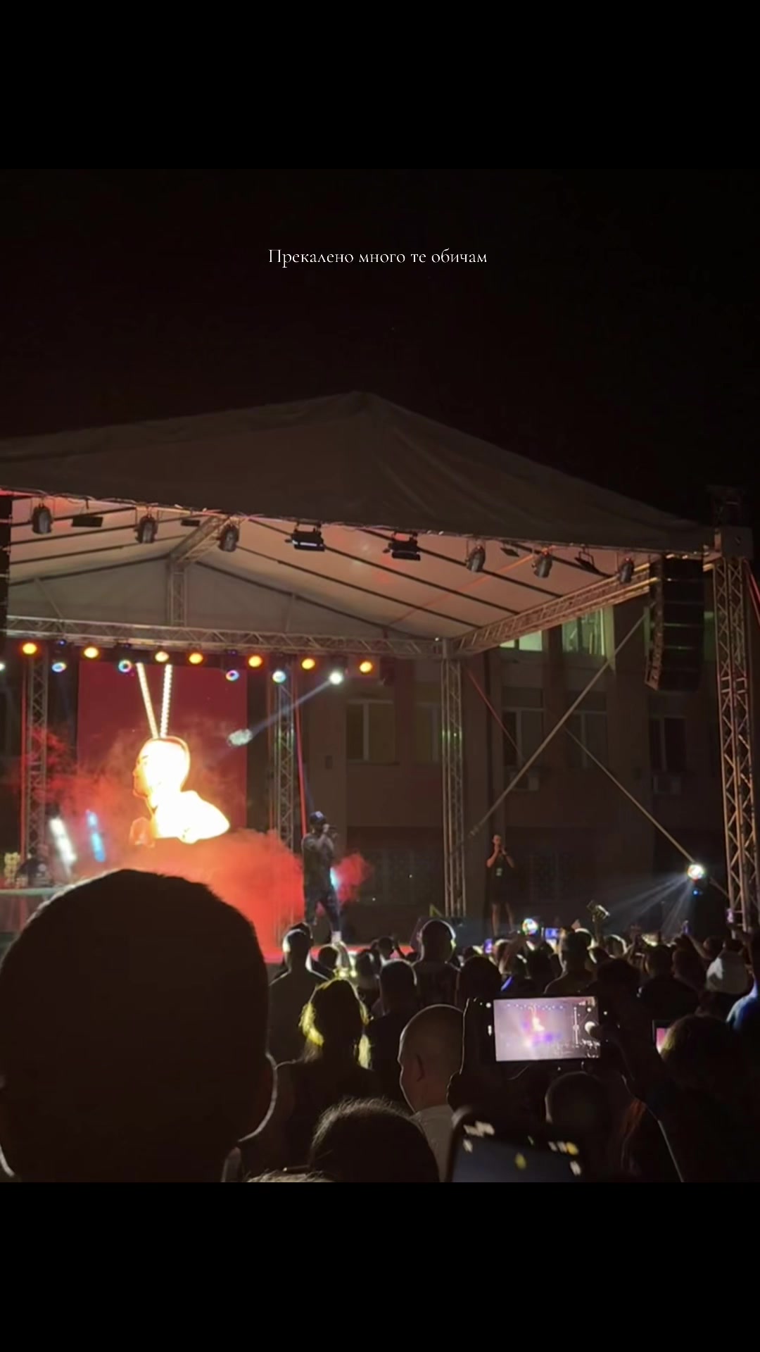 @🦋