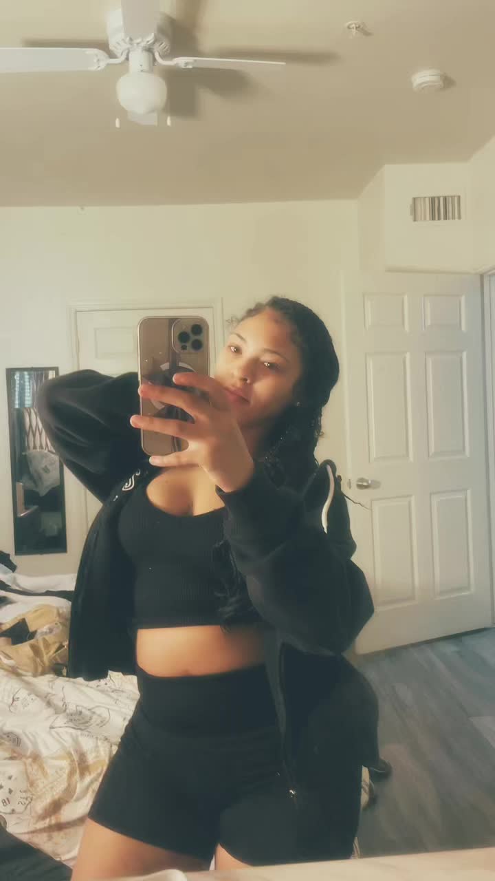 @triciaj