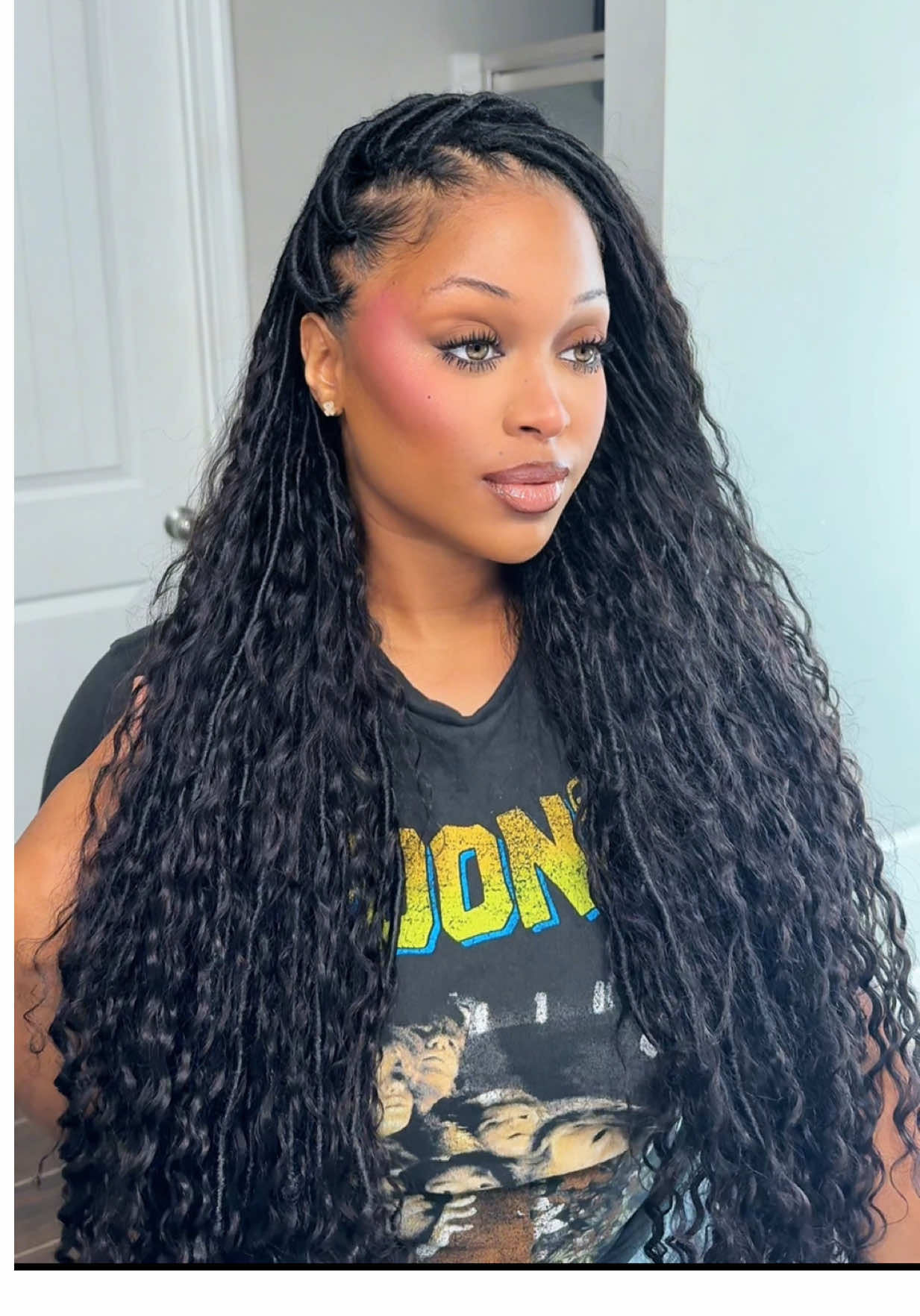 @Amber Rene&eacute;