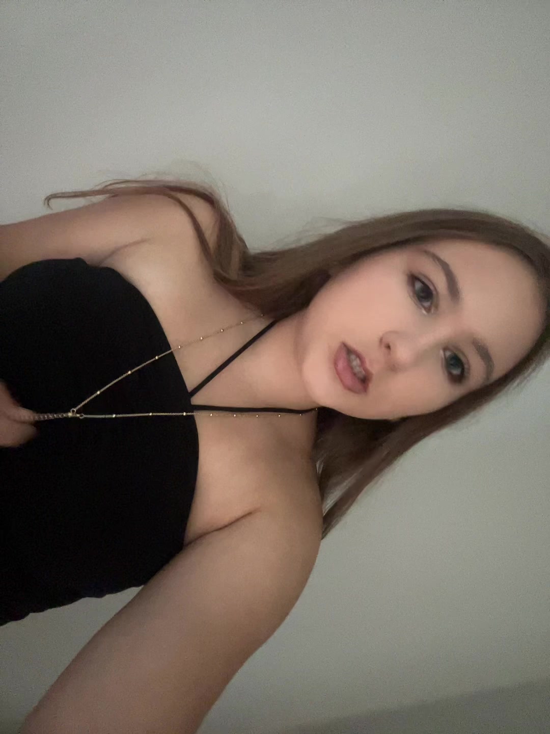 @x.skoxynska.x