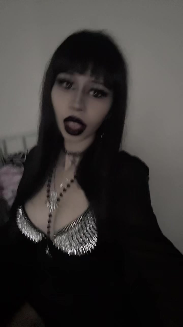 @𝔇𝔞𝔫𝔦𝔢𝔩𝔩𝔞 🧛🏻&zwj;♀️🦇