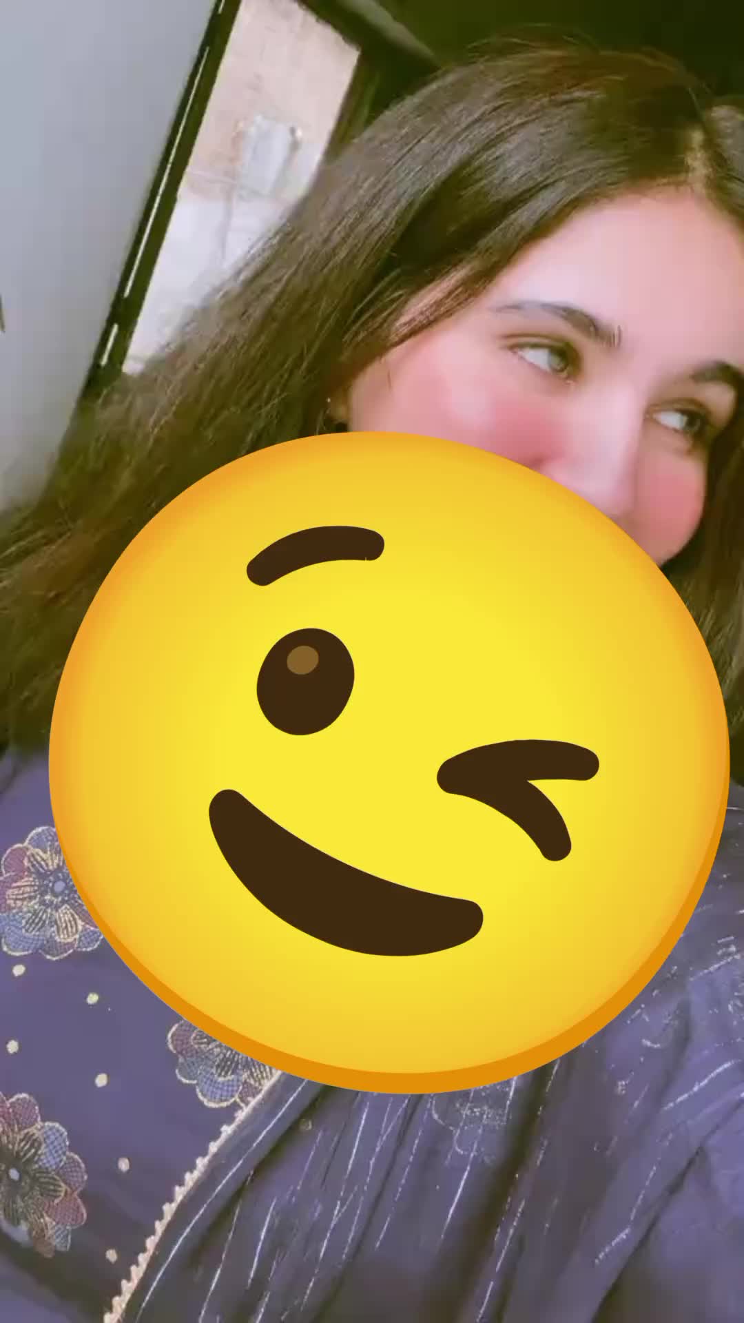 @Amna Queen💫