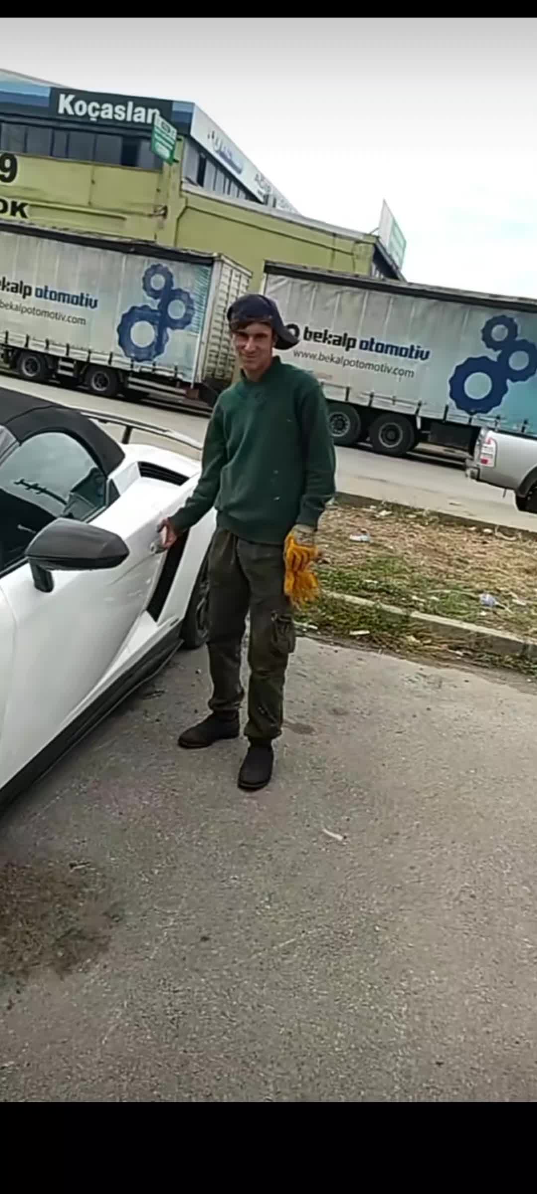 @&Ouml;YLE BİRİSİ