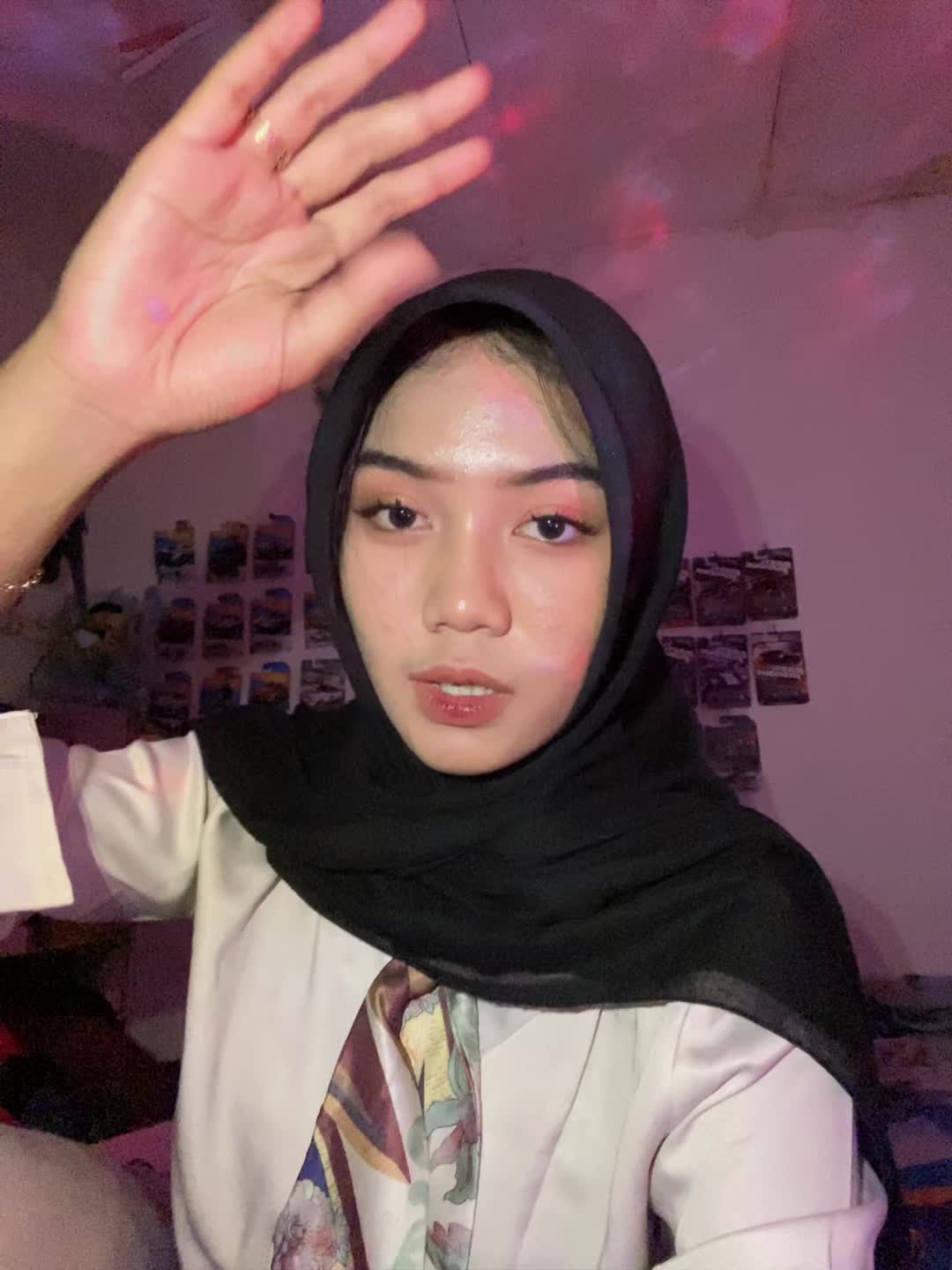 @𝐚𝐧𝐢𝐬