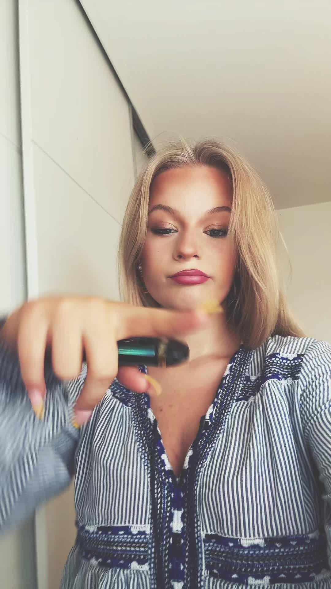 @sophie_wallis_