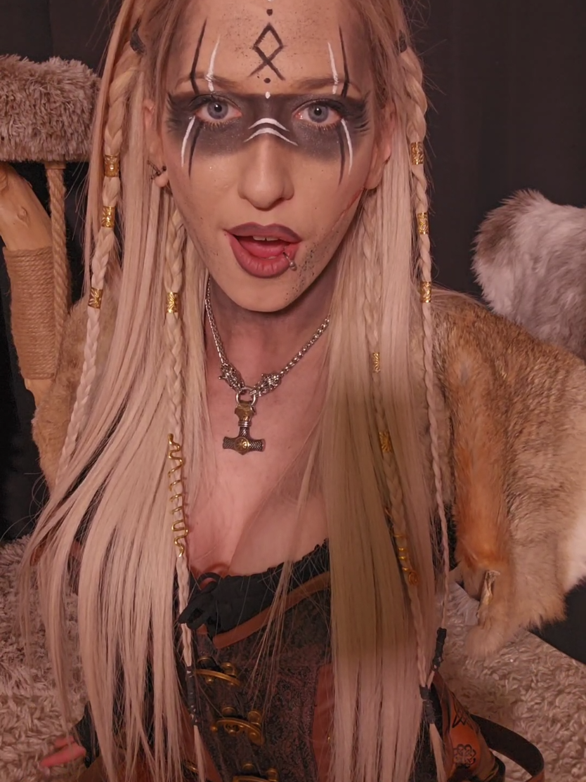 @VikingJulia