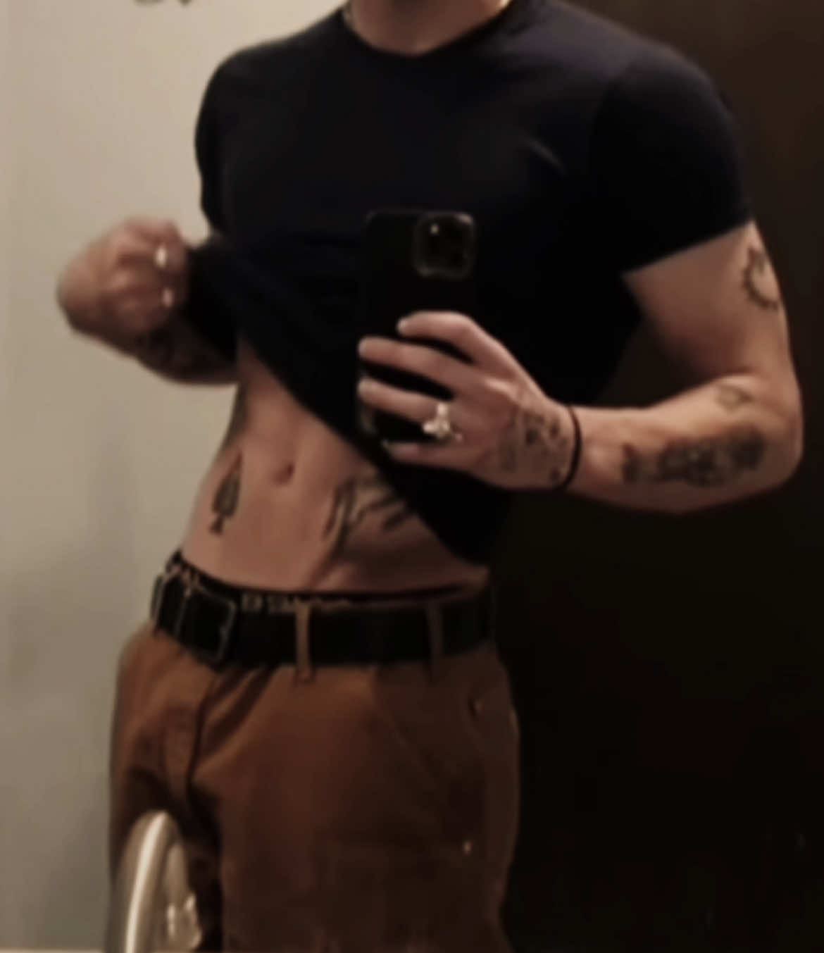 @⚜️