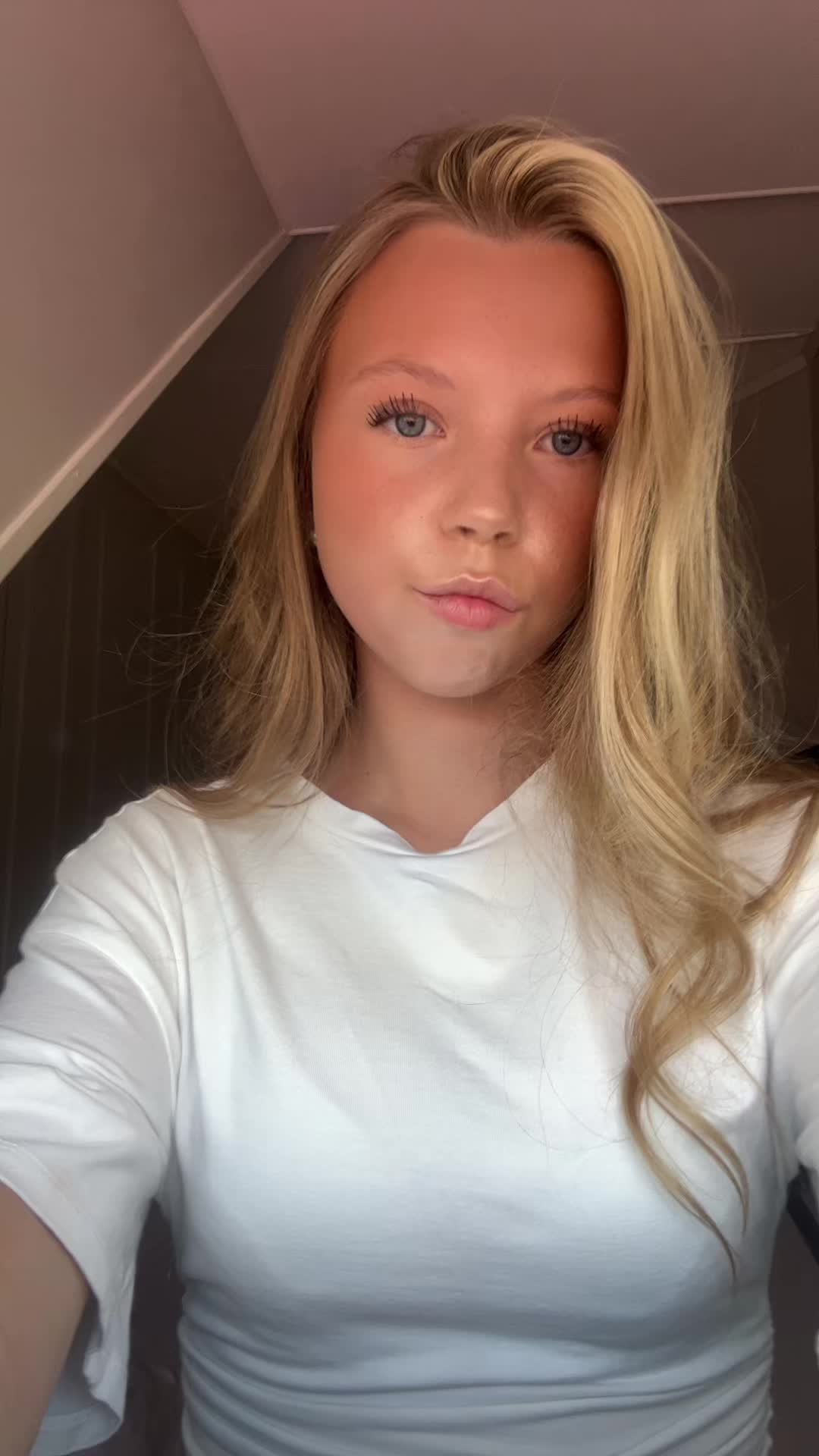 @𝒦𝓇𝒾𝓈𝓉𝒾𝒶𝓃𝓈𝒹ℴ𝓉𝓉𝒾𝓇