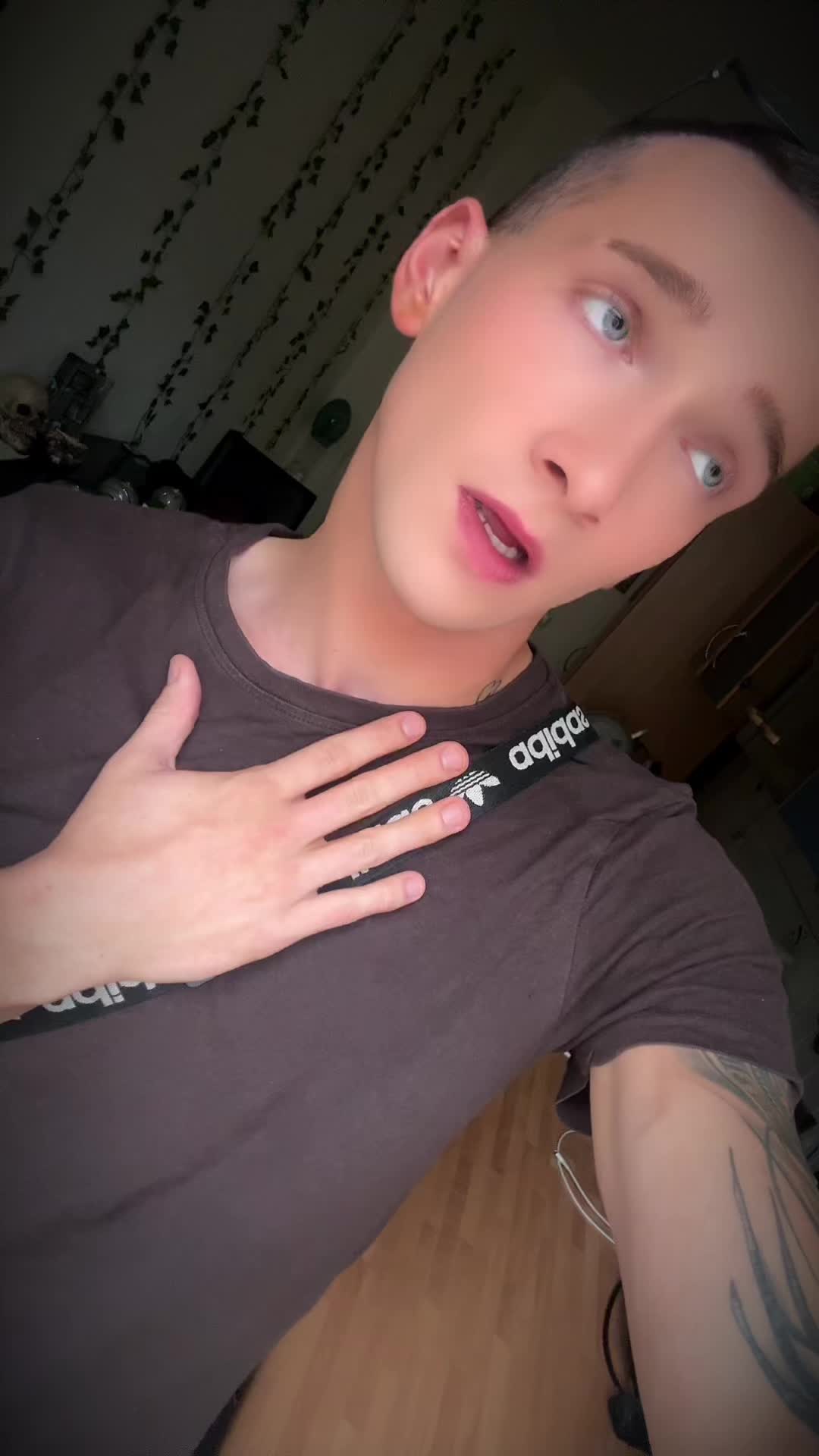 @Itsofficialsimon