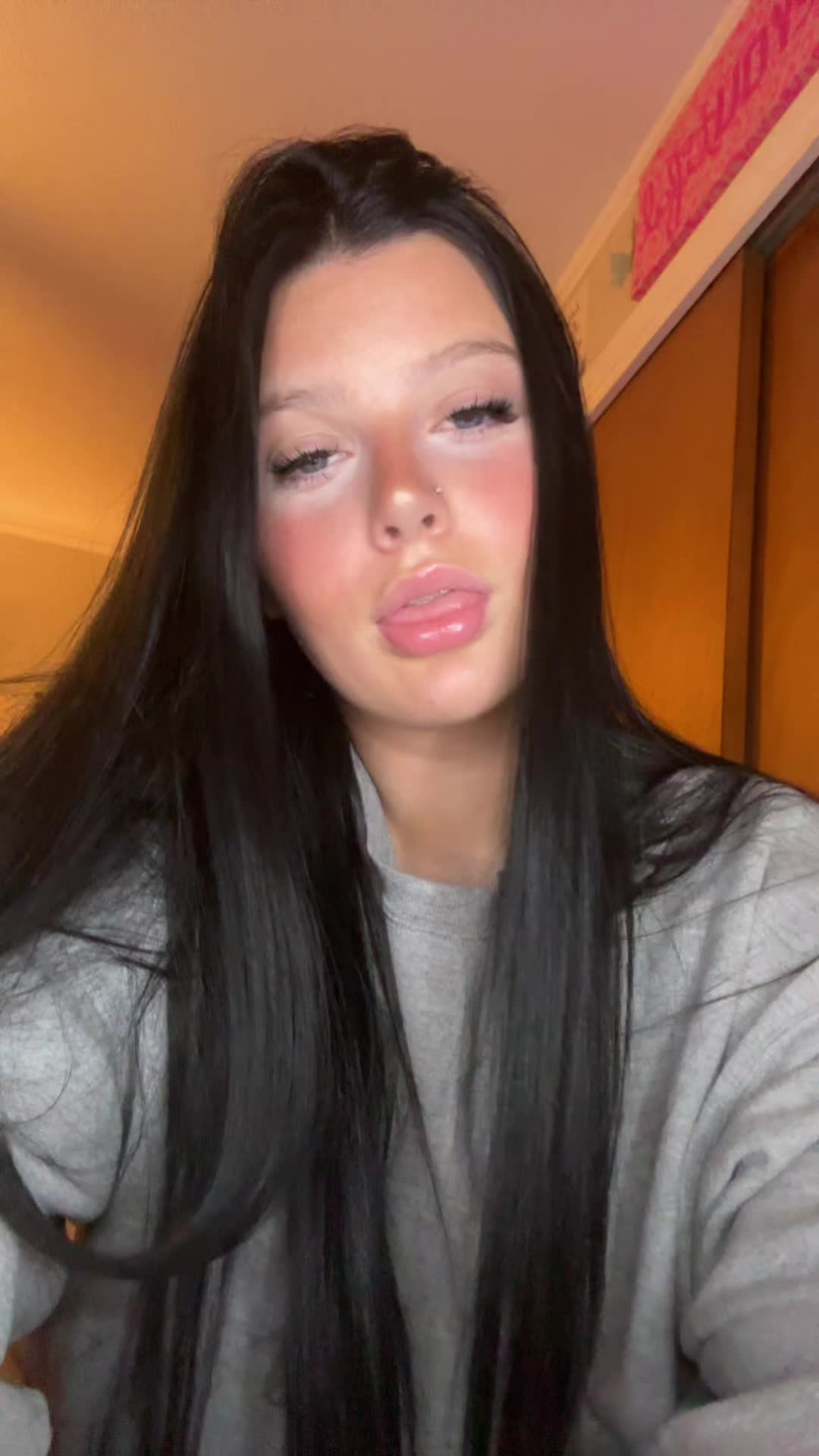 @Bella