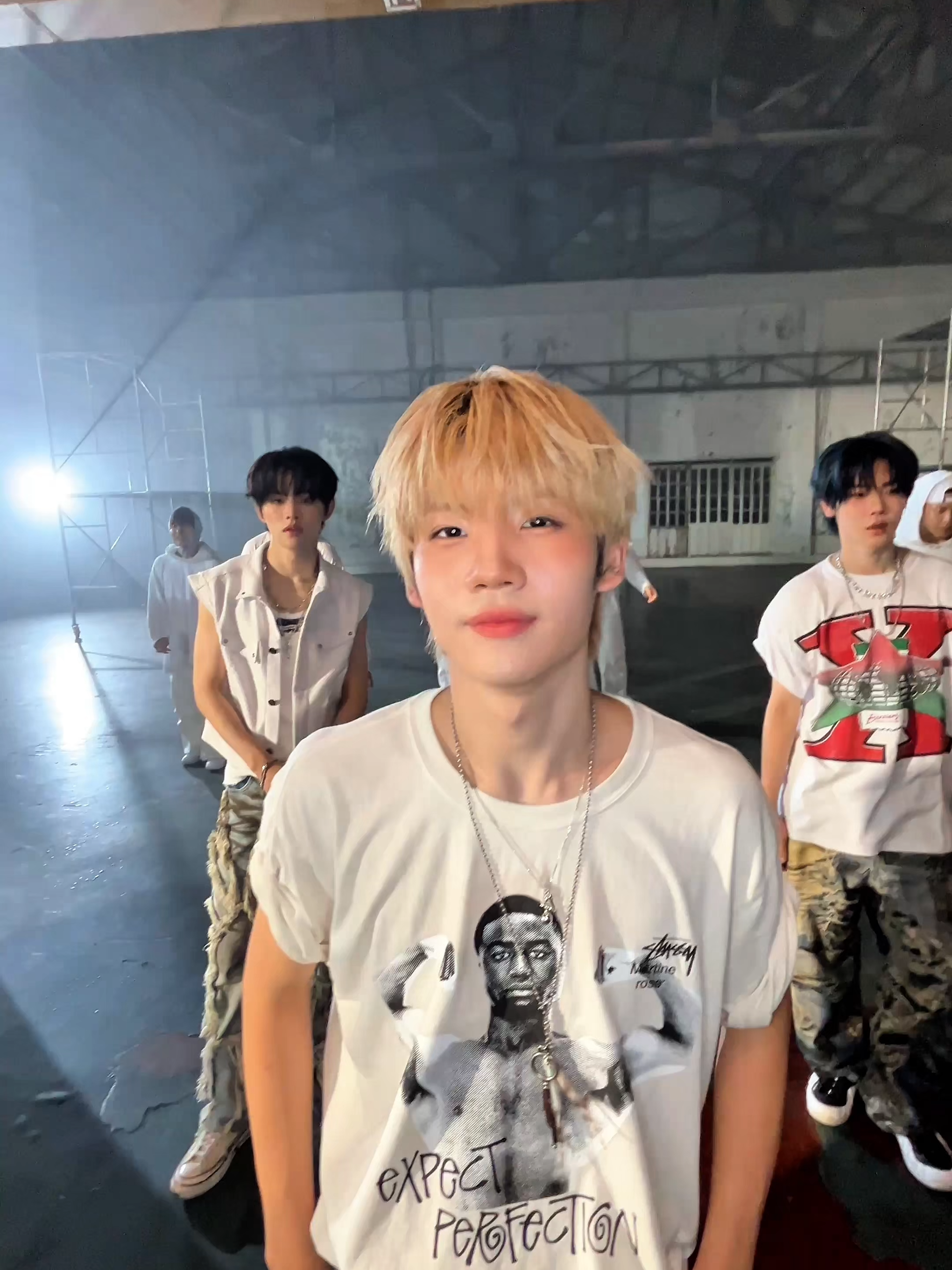 @CLOSE YOUR EYES
