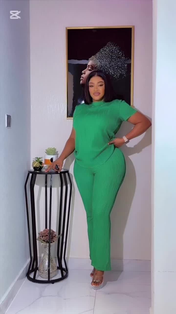 @Ronica wears