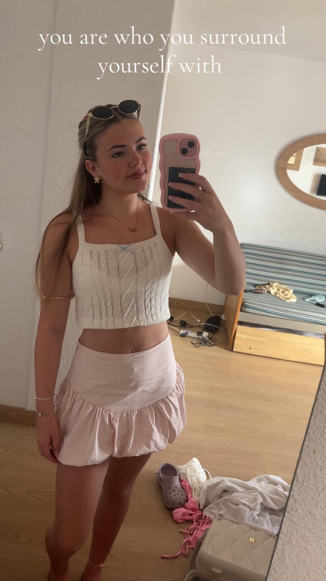 @caramcelhinney1