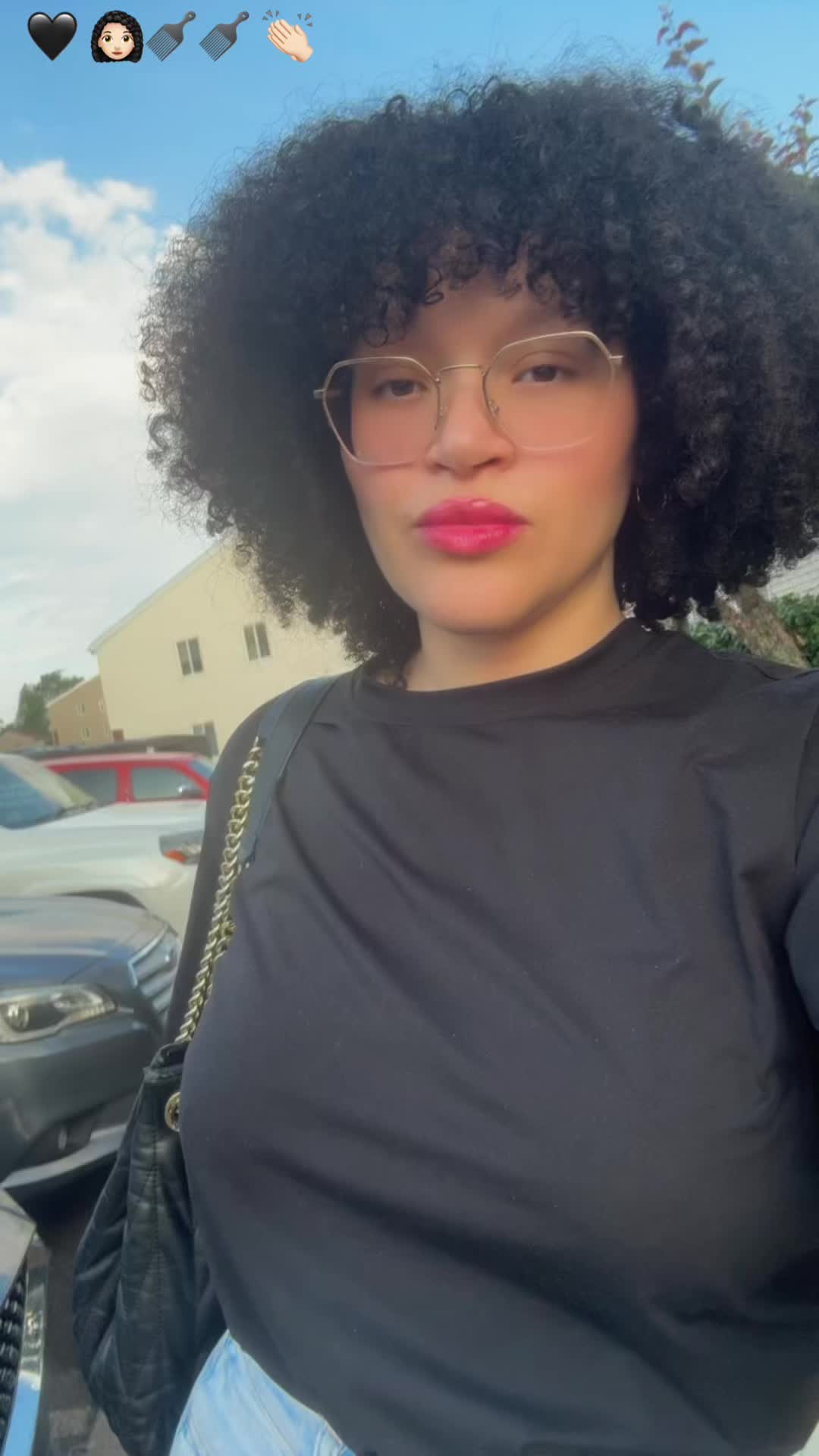 @Angelica 👩🏻&zwj;🦱🪮🪮