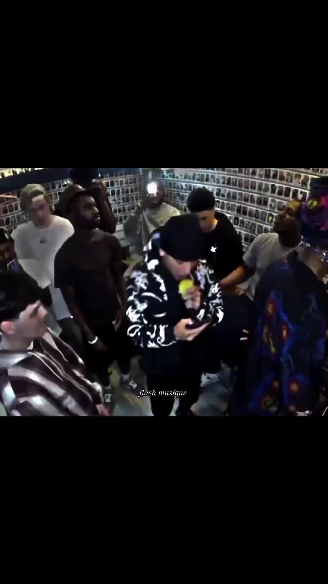 @𝙛𝙡𝙖𝙨𝙘𝙝_𝙢𝙪𝙨𝙞𝙦𝙪𝙚
