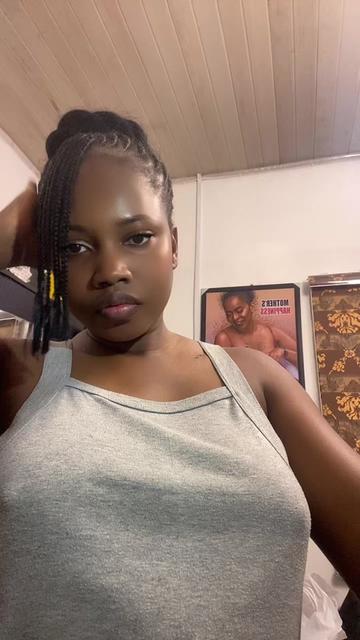 @Big navel 🦋🥰