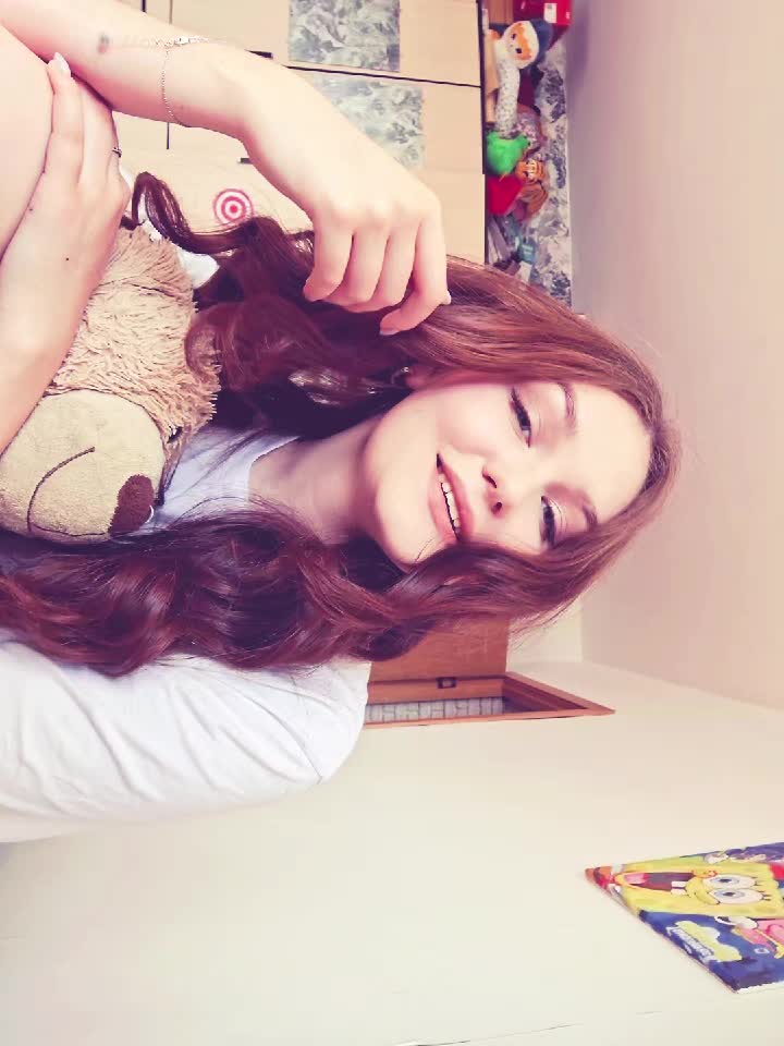 @вроде Вика зовут