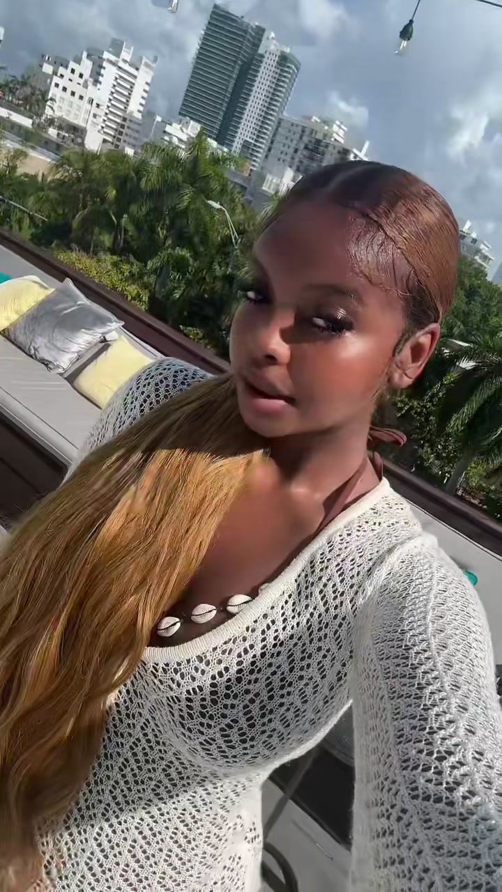 @️