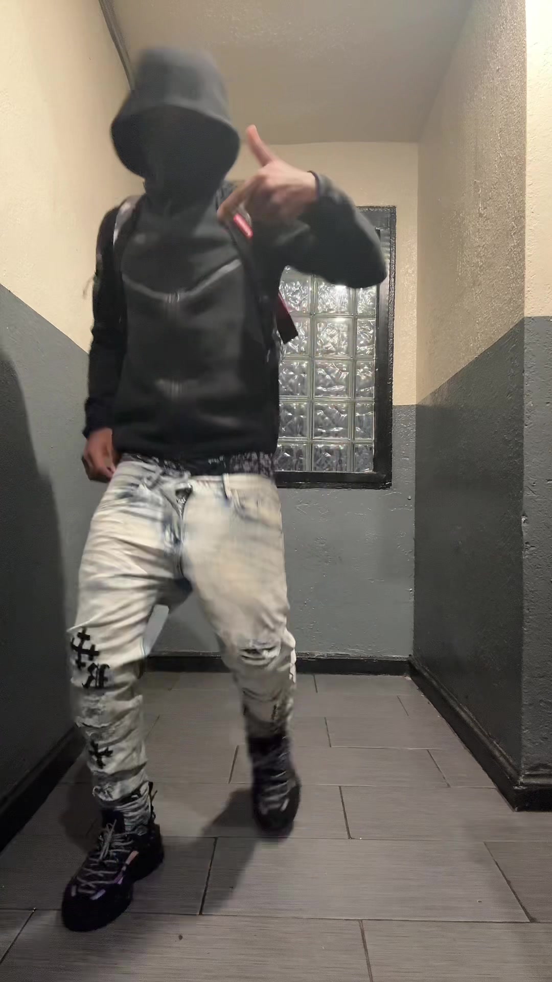 @𝔅𝔩𝔲𝔡𝔡𝔜_