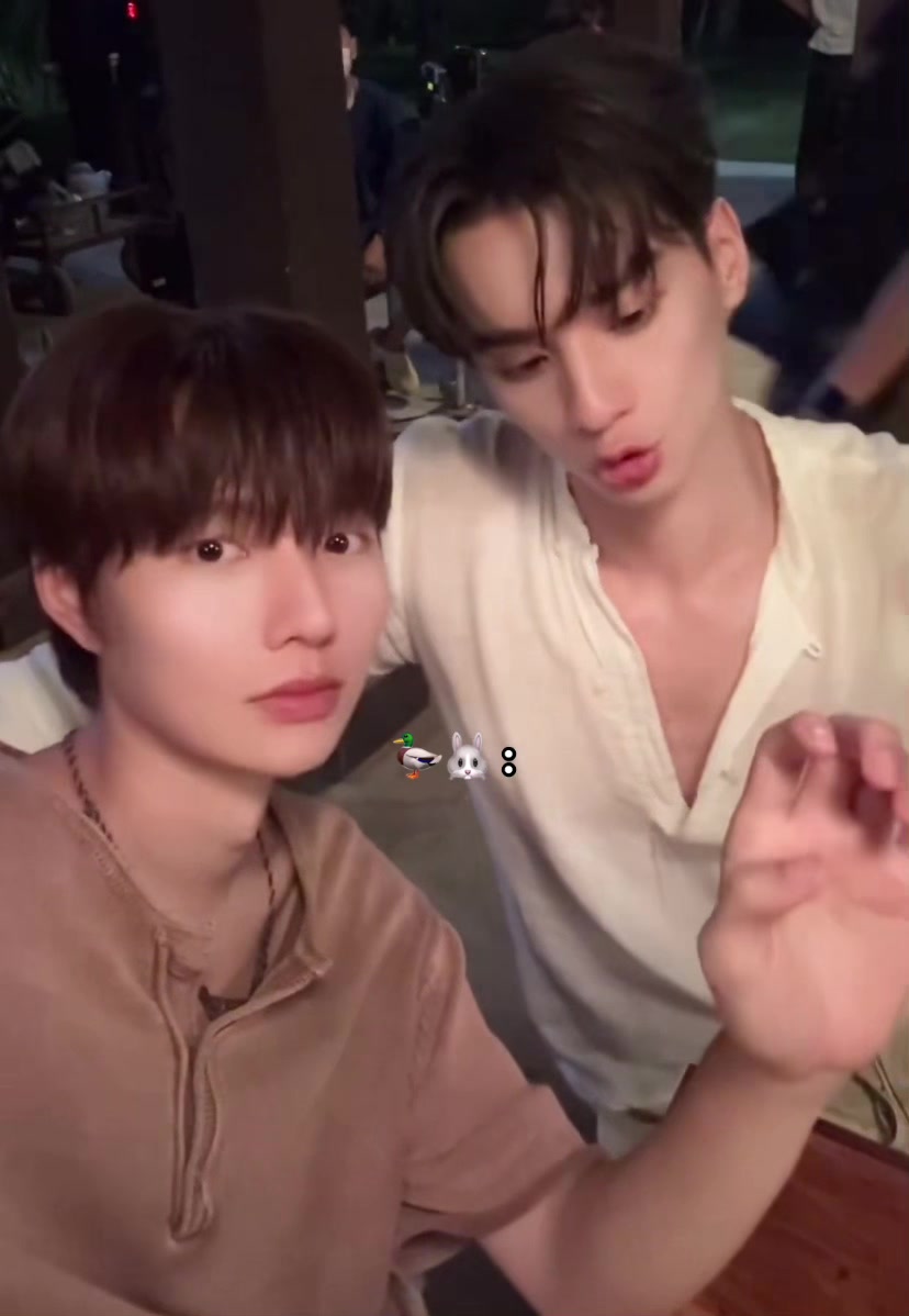 @‧₊ ᵎᵎ 🍒 พลอย &sdot; ˚✮