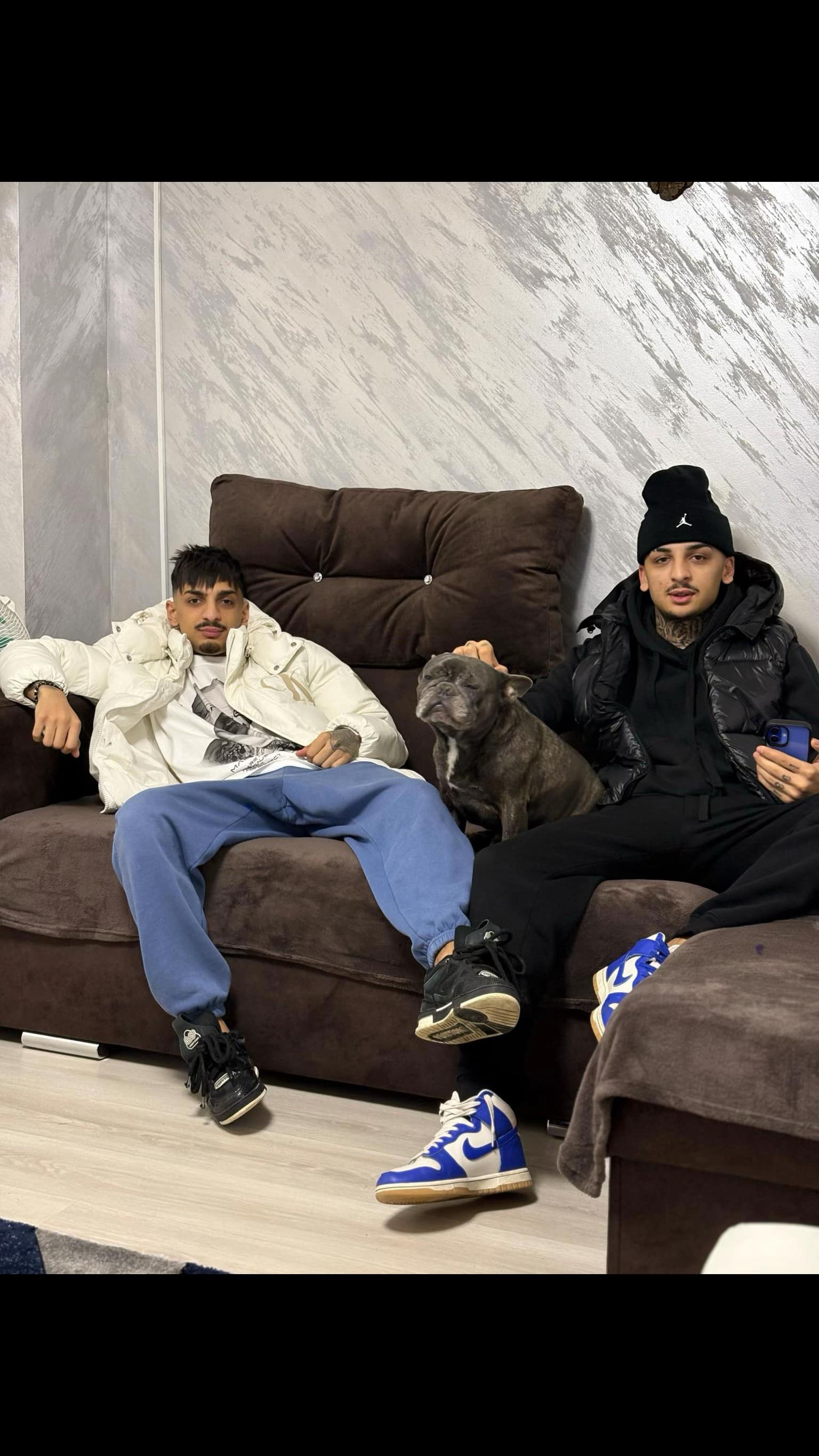 @Lazăr666