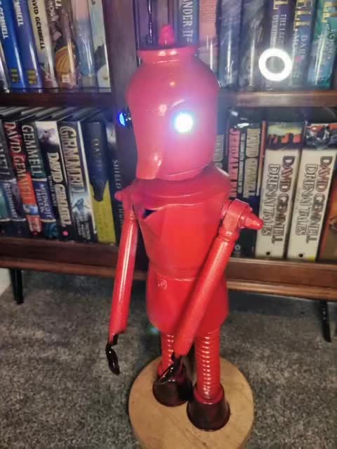 @Retro Robots 🏴󠁧󠁢󠁳󠁣󠁴󠁿