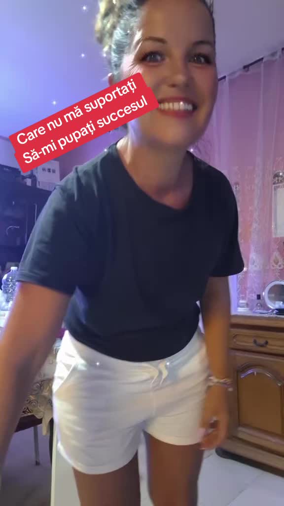 @Cristina Valentina