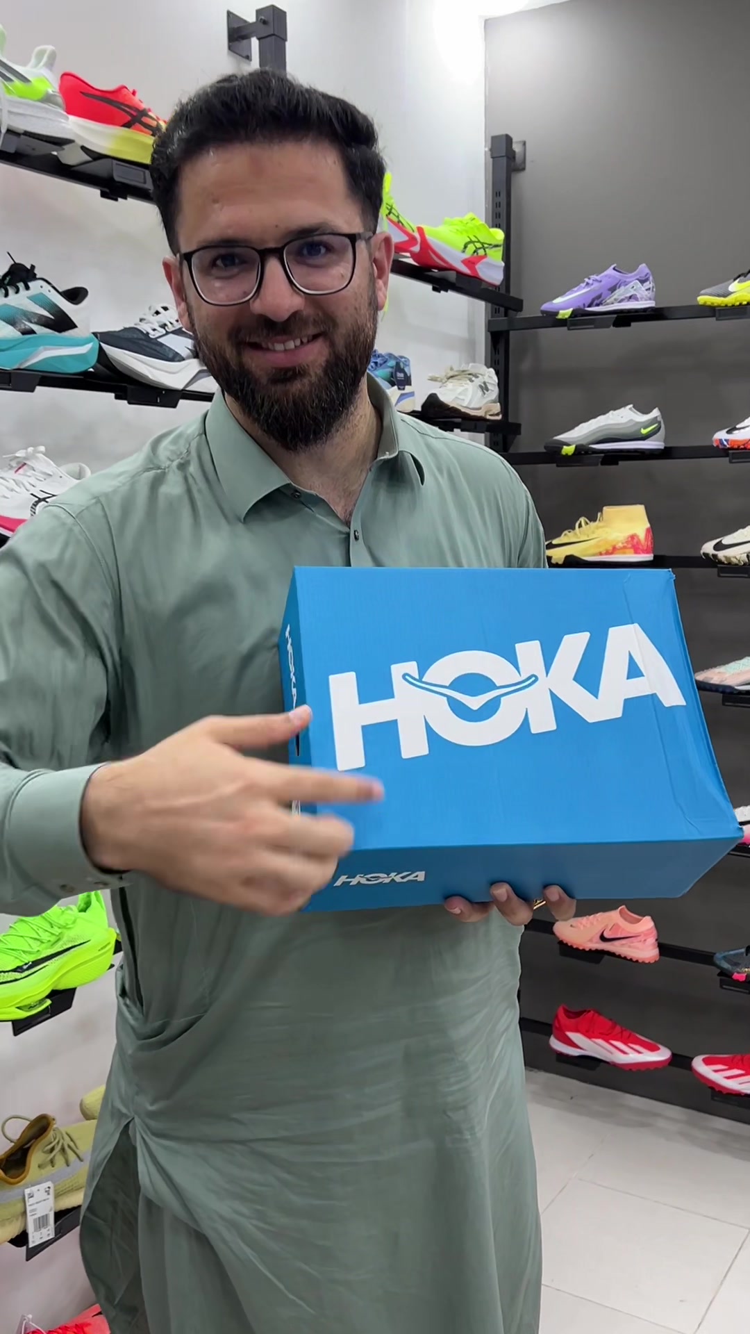 @The Sneaker Toe
