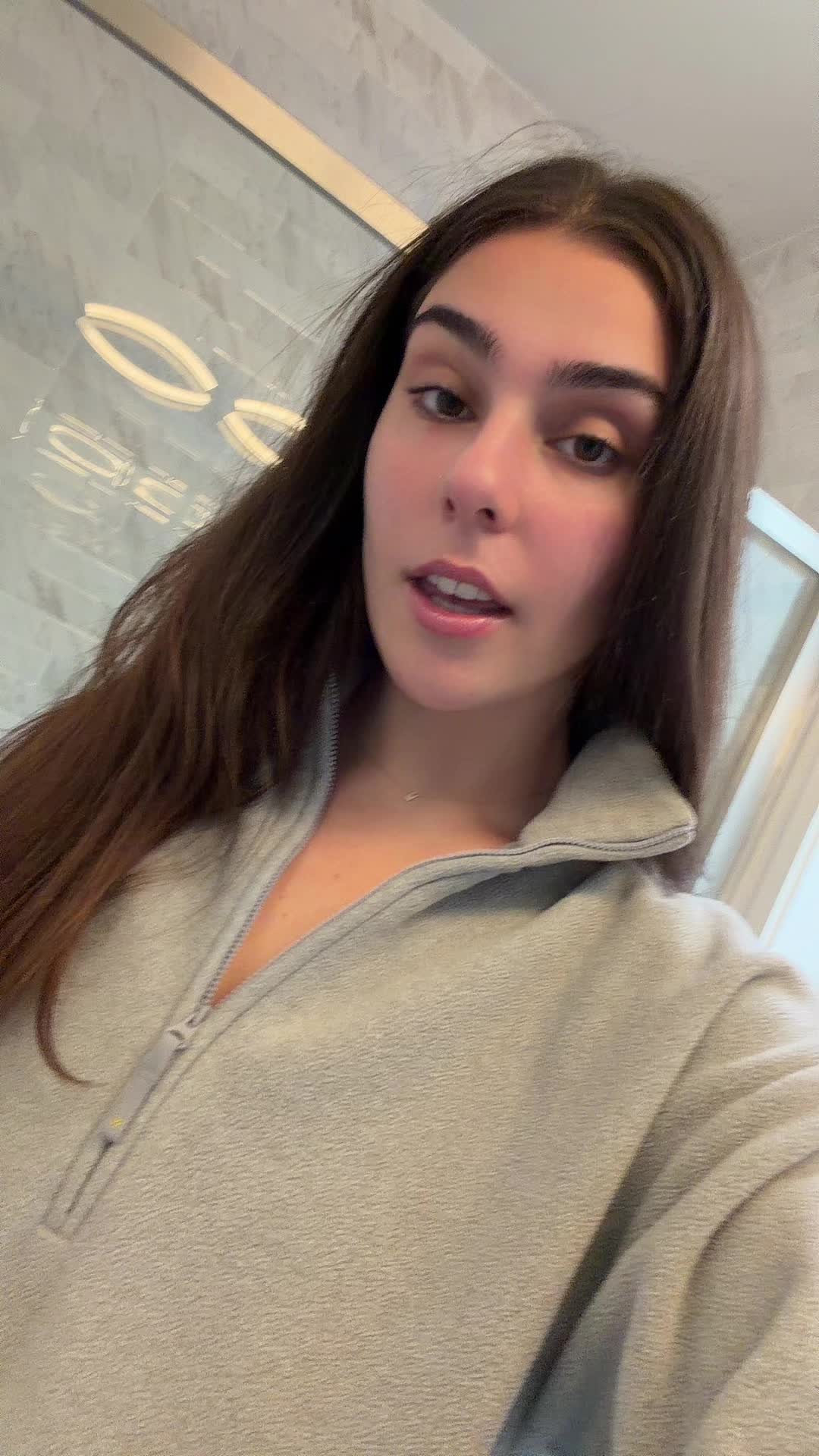 @veronica