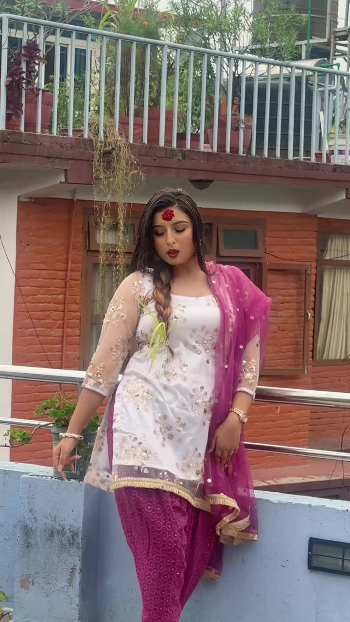 @Anisha♈️☮️☘️🧿
