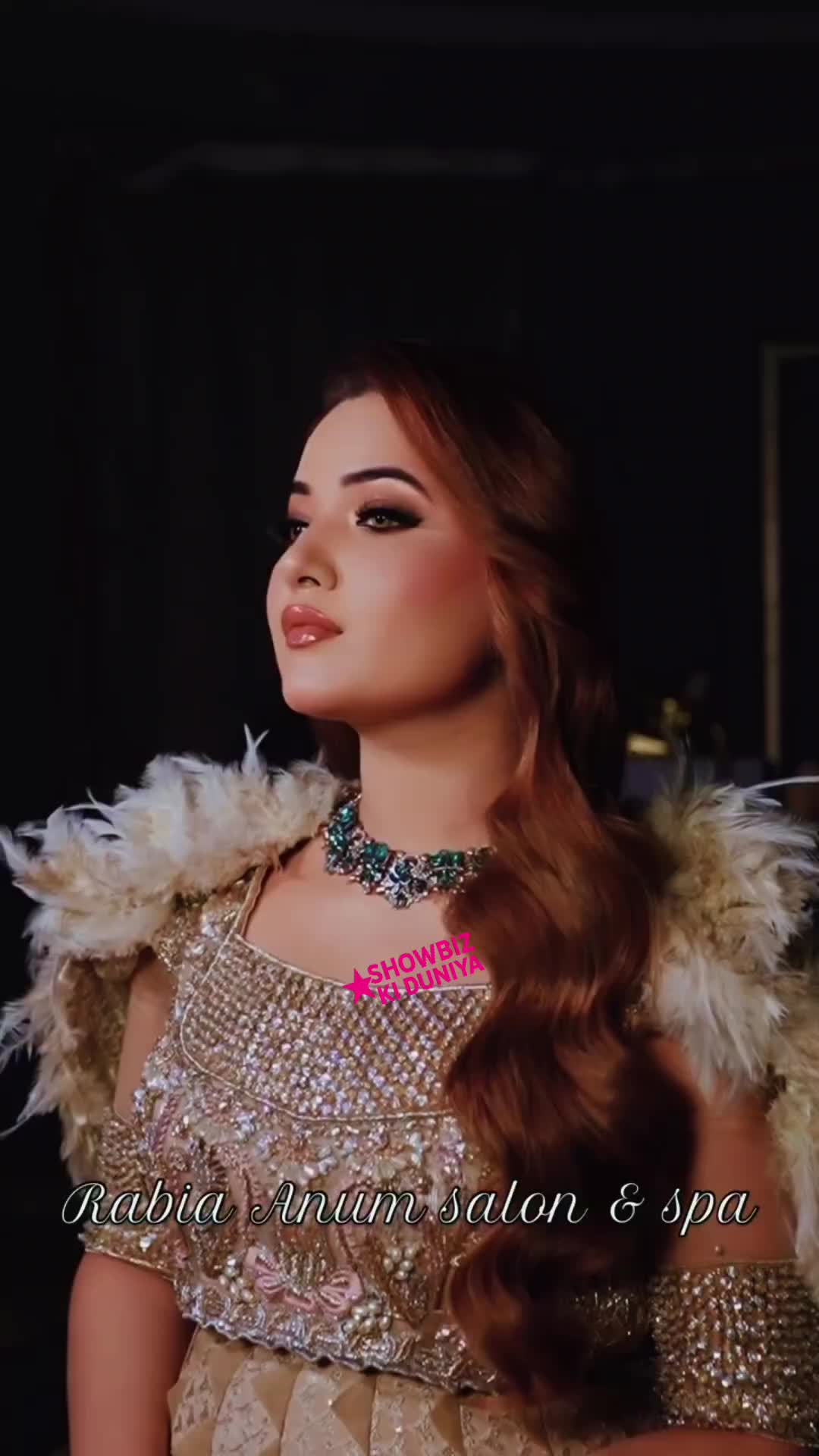 @Showbiz ki Duniya😍