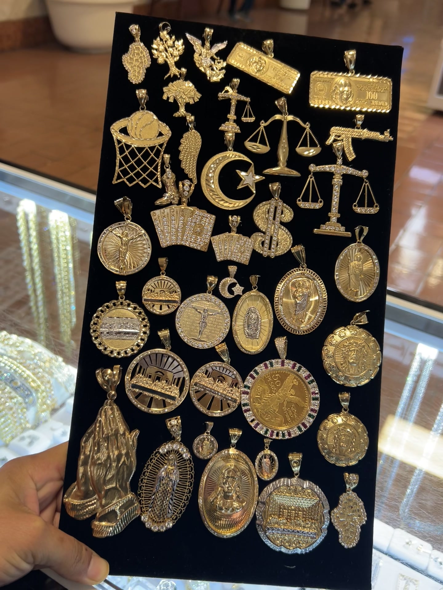 @AliJewelers