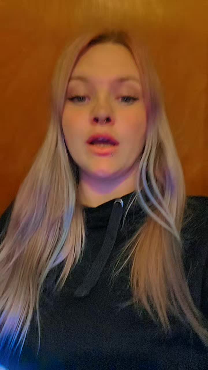 @d3vils_qu33n