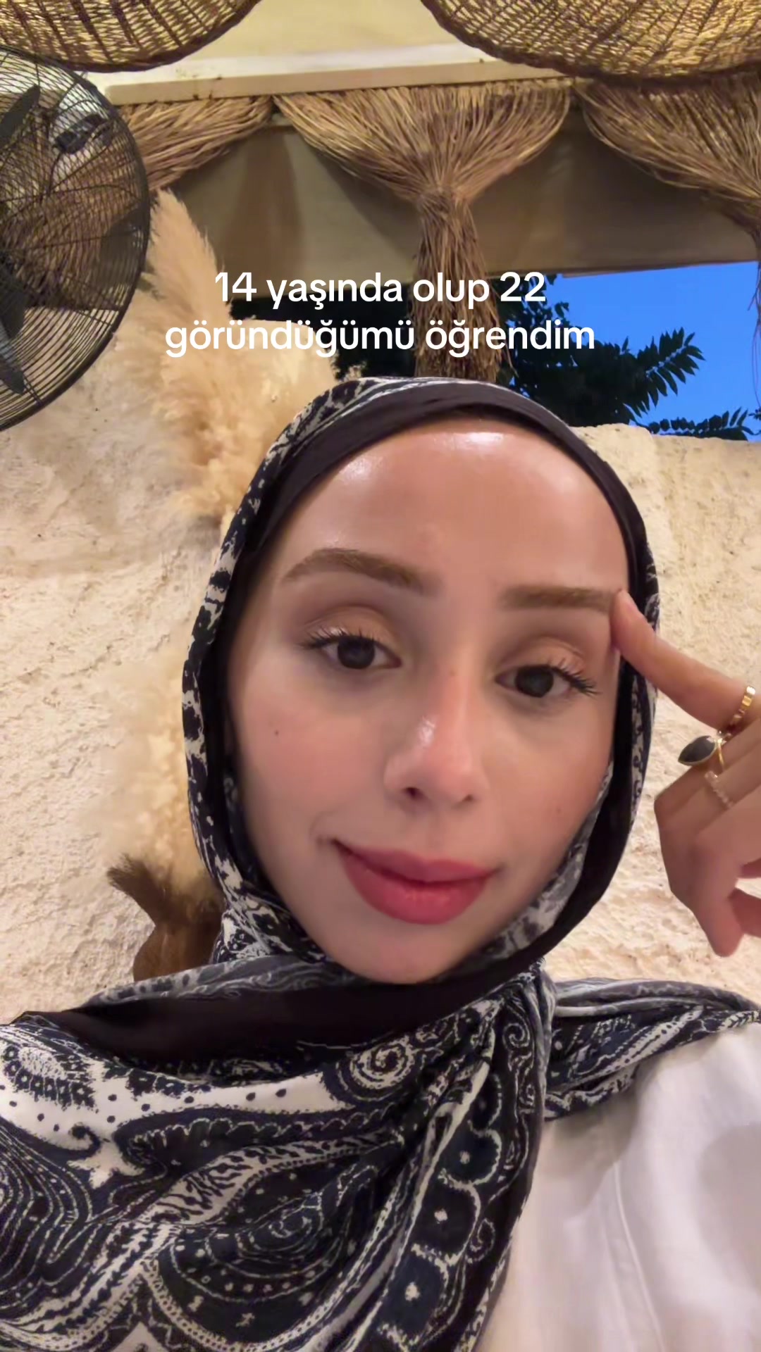 @🐝
