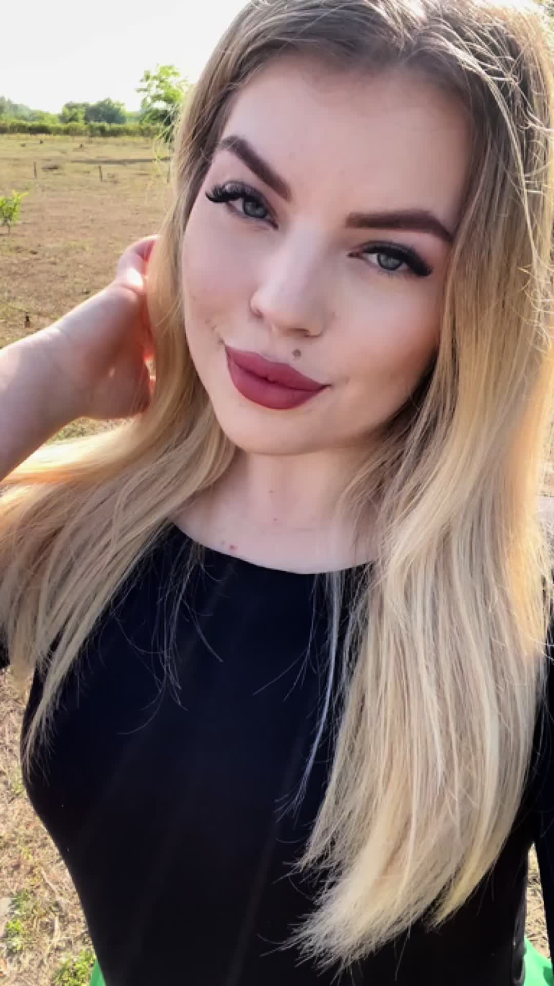 @Pint&eacute;r Lorina